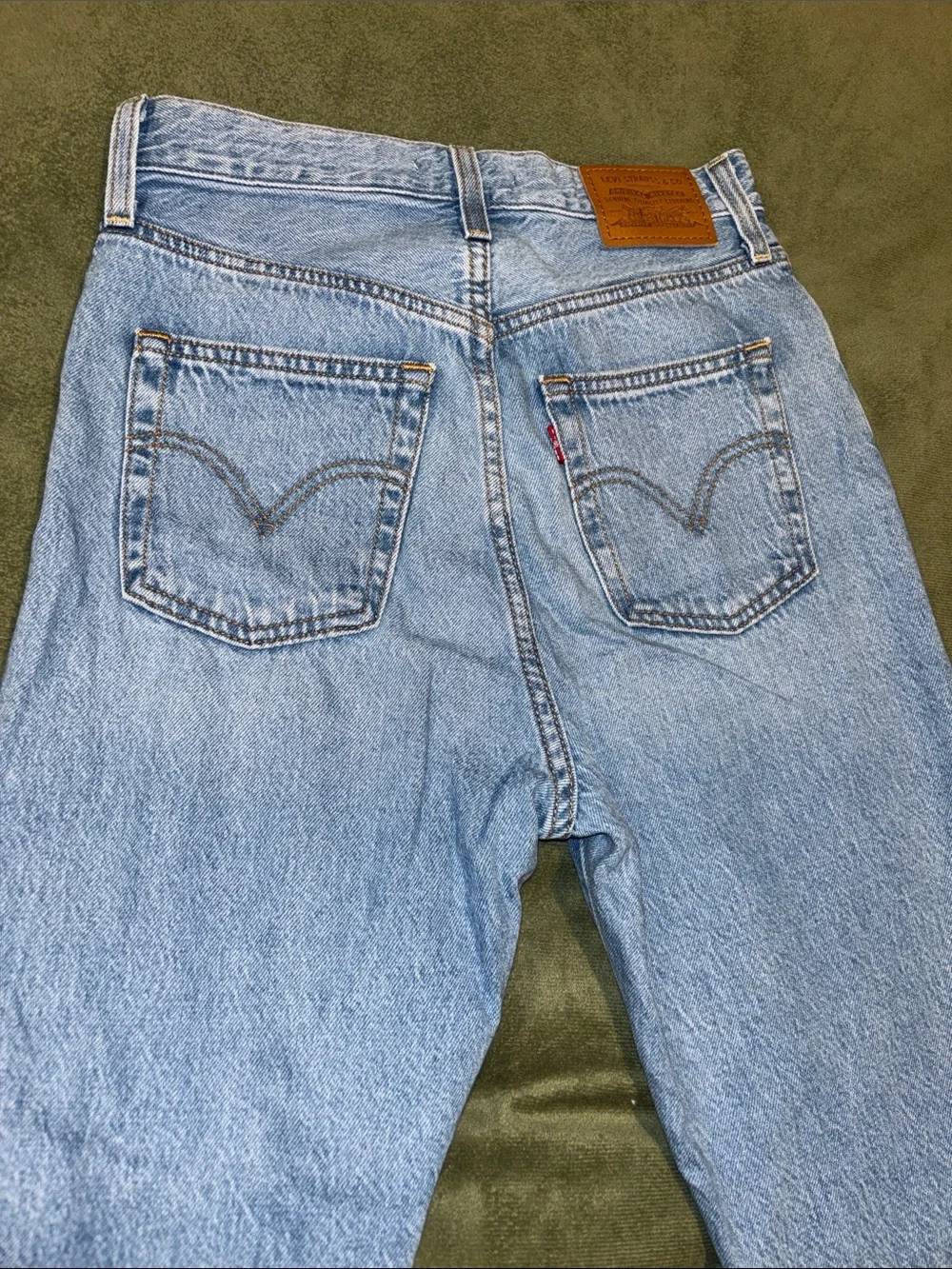 levi’s ribcage straight ankle distressed light blue women’s jeans